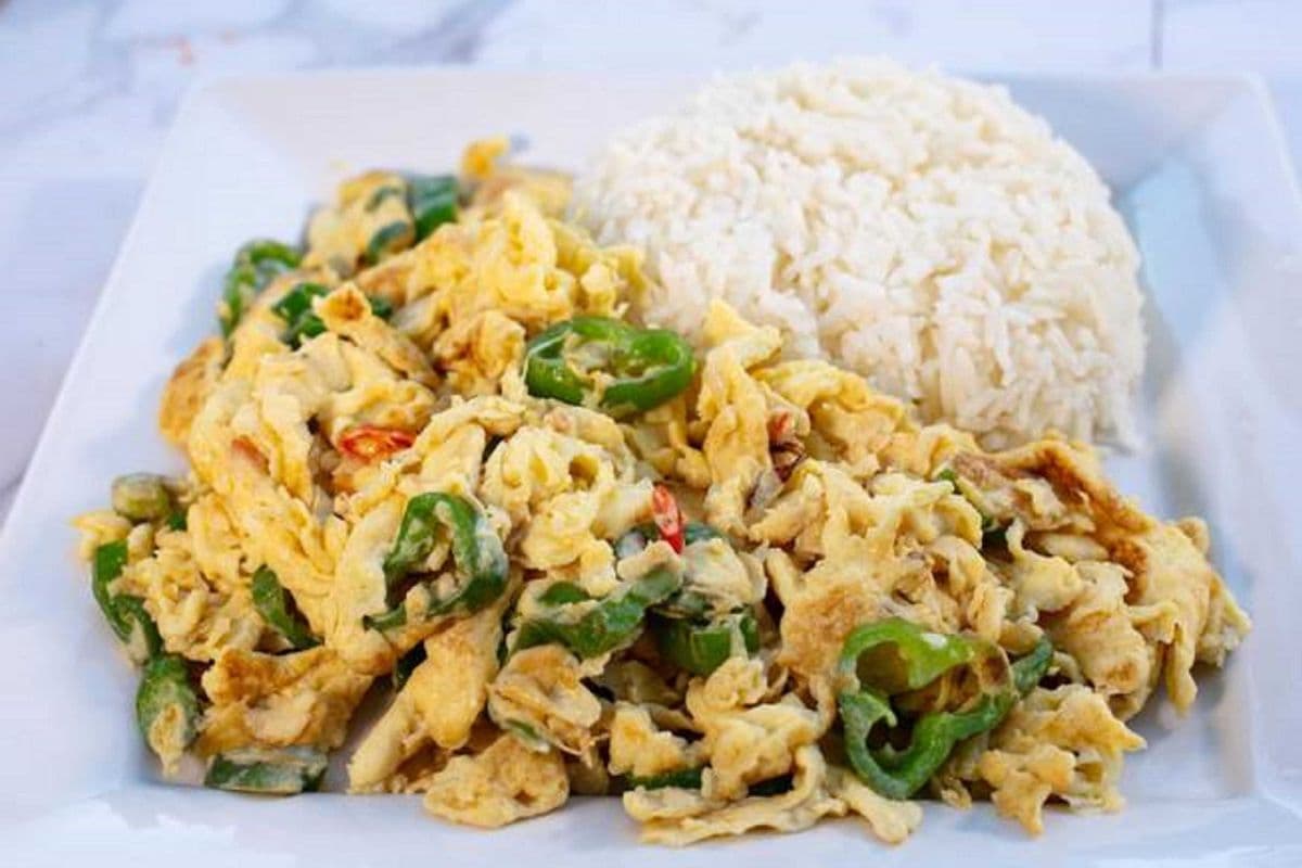 Scramble Eggs with Green Pepper Rice Bowl 香辣炒鸡蛋盖饭