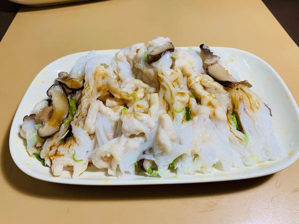 Dried Shredded Mushrooms and Chicken Rice Roll 冬菇絲雞絲腸