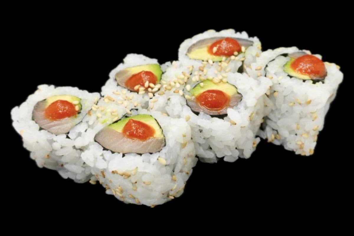 Spicy White Tuna Avocado (w/ Sriracha) - Inside-out roll 6 PCS