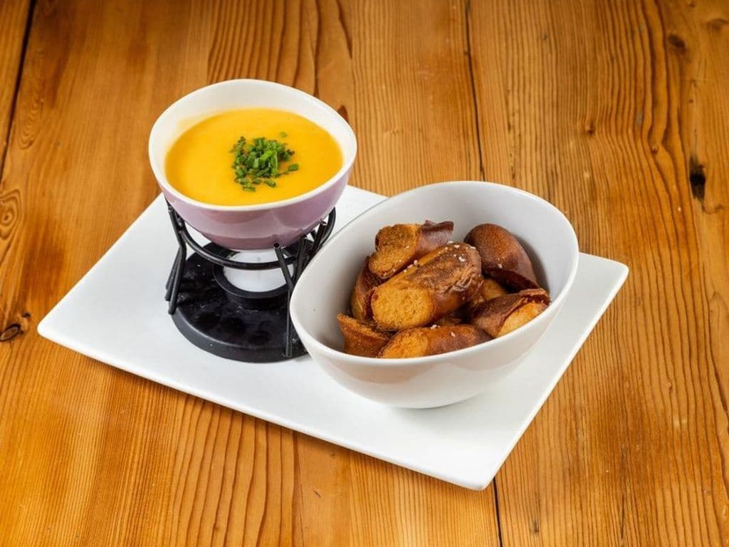 BAVARIAN PRETZEL & FONDUE