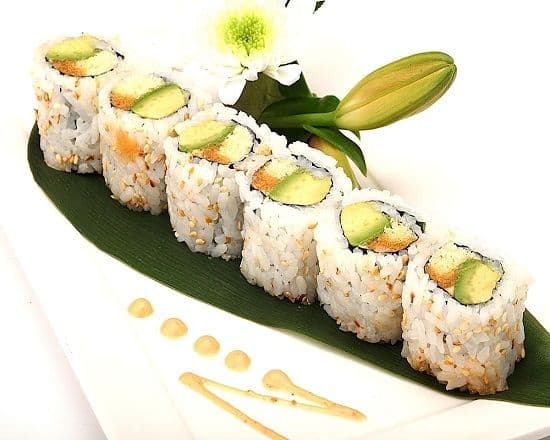 Spicy Avocado Maki (6 pcs)