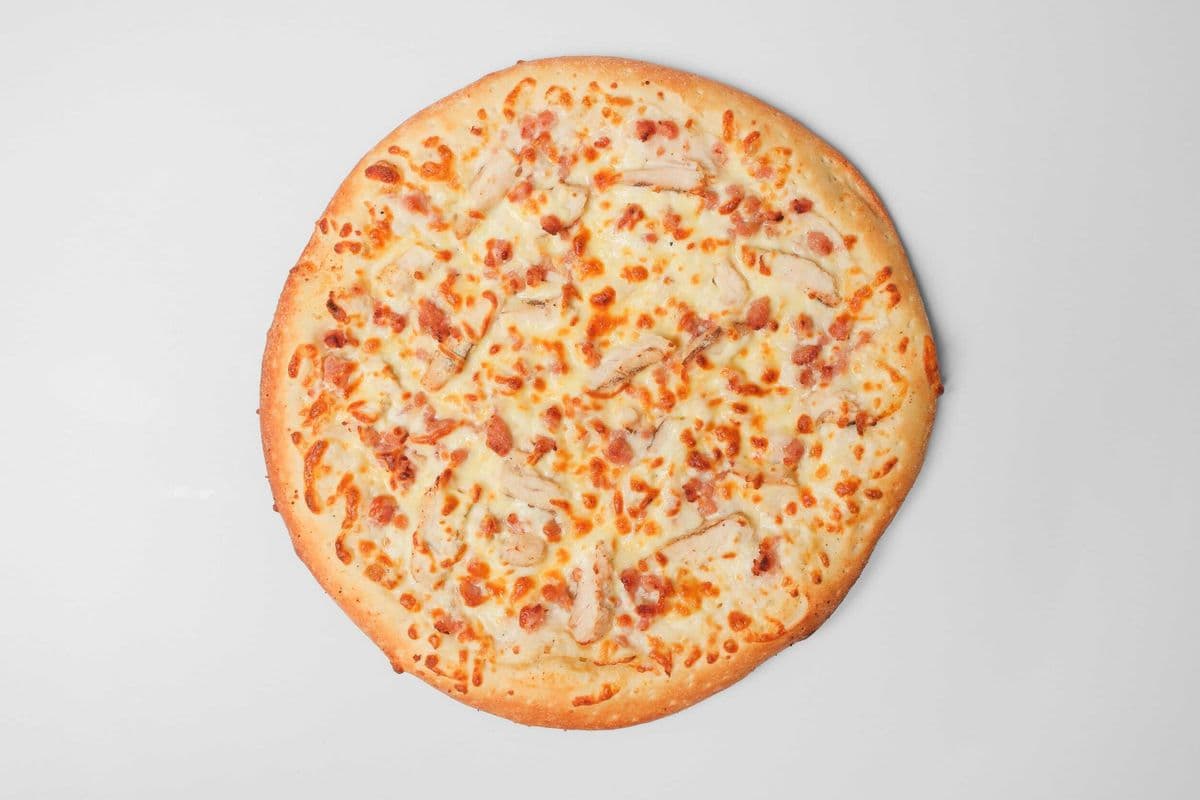 Medium Chicken Caesar Pizza