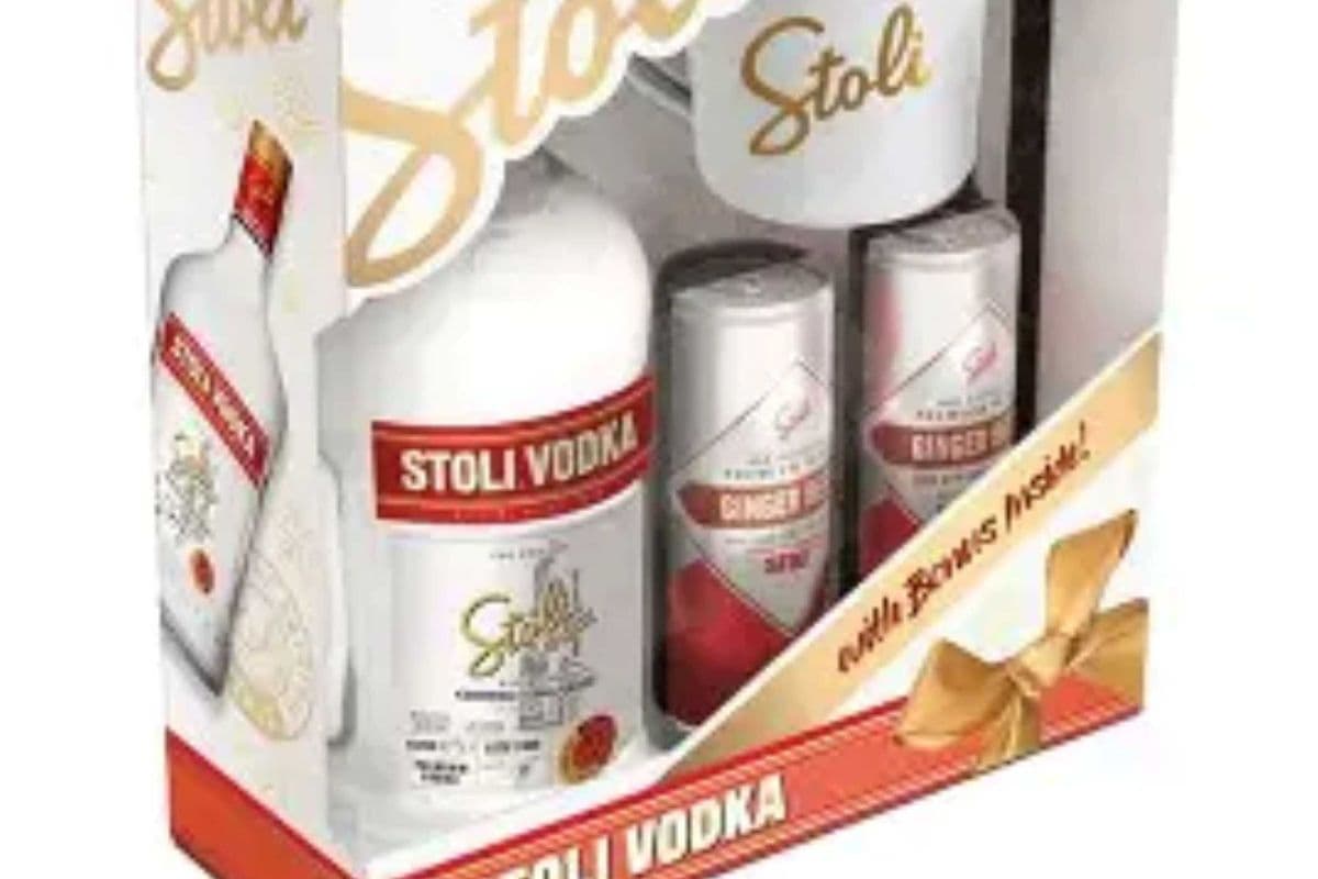Stolichnaya Moscow Gift Pack (1 x 750ml)