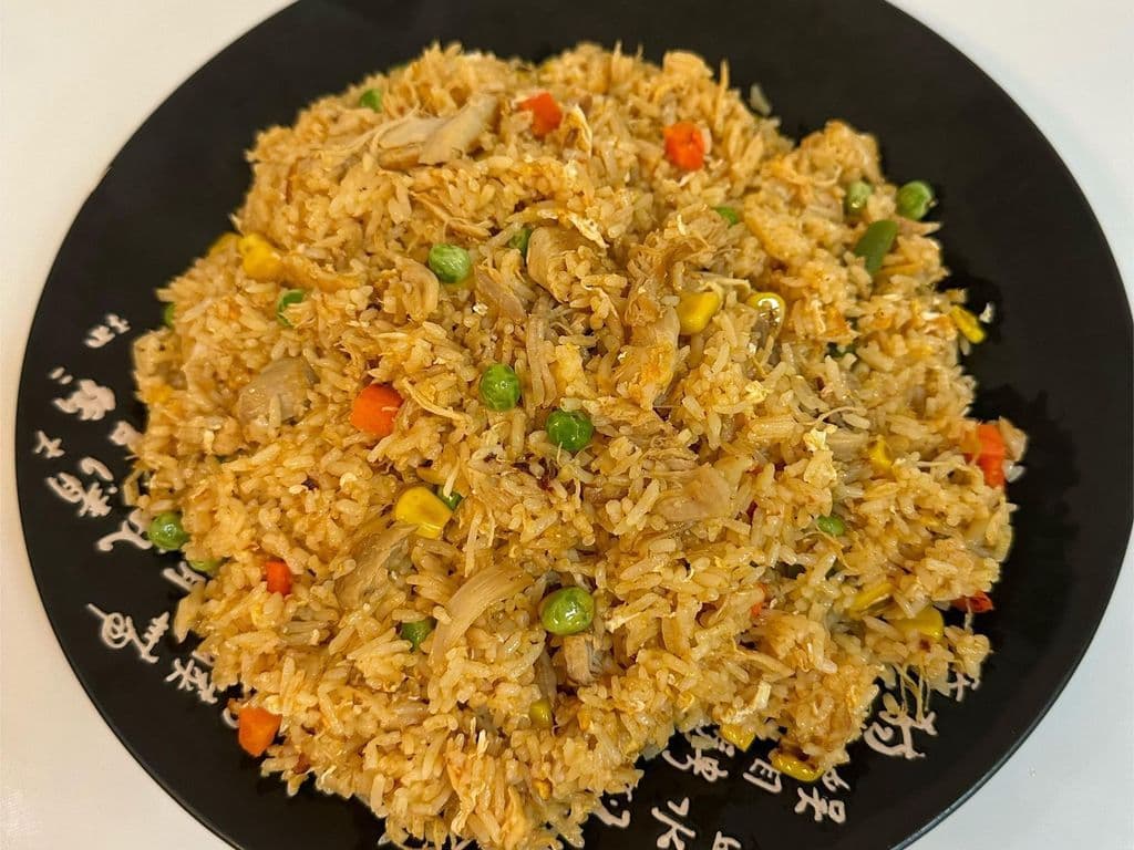 Thai Style Chicken Fried Rice (泰式鸡炒饭)