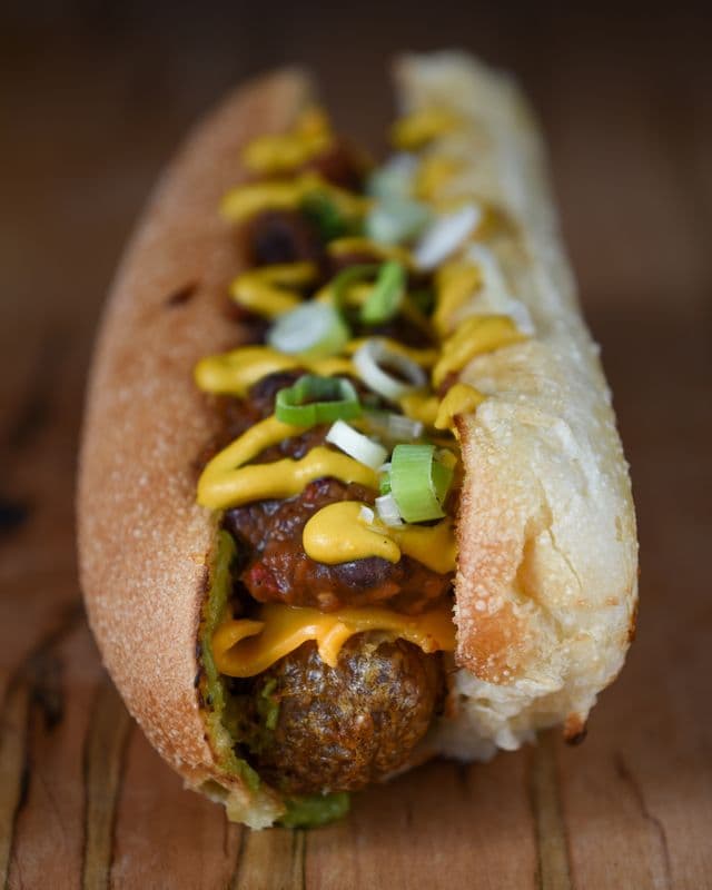Chili Cheeze Brat