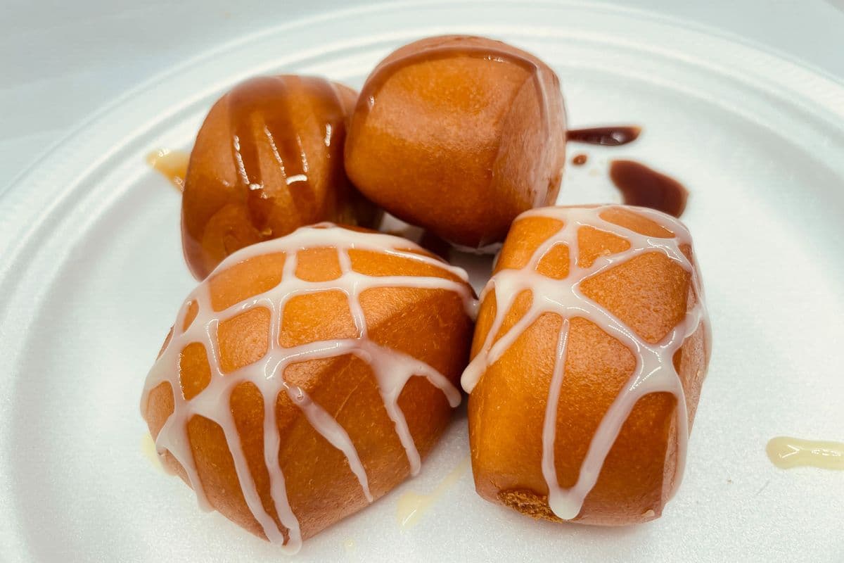 #12. Petit Pain Frit Sucré (1 pc) / Fried Steamed Bun (1 pc)