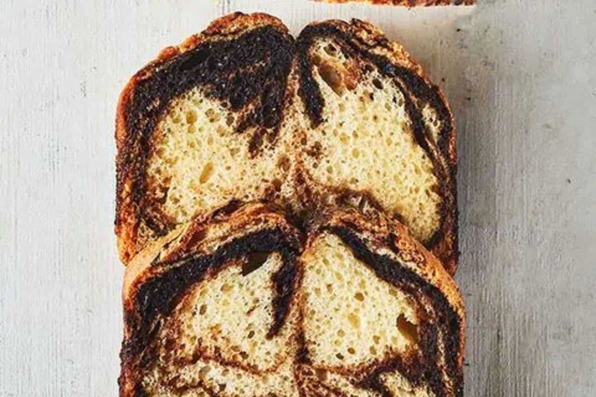 Pain au chocolat marbré / Marbled Chocolate Loaf