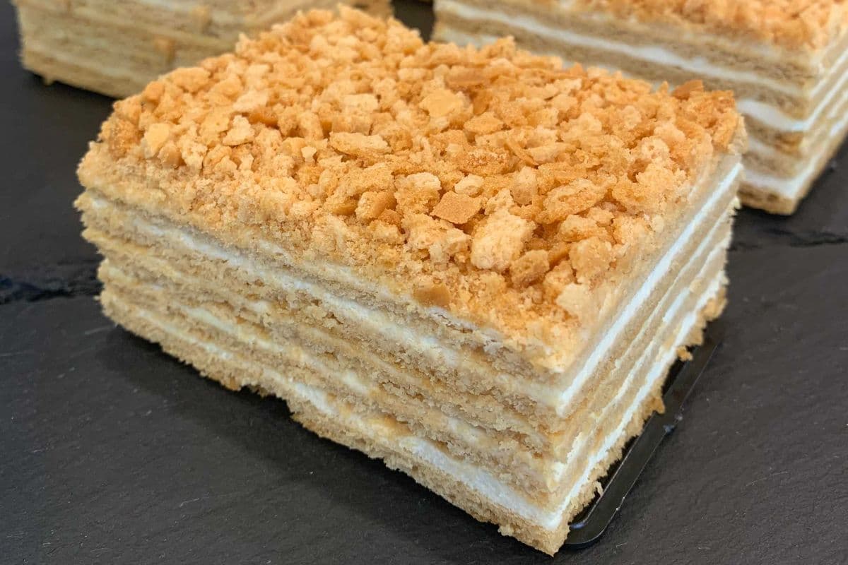 Honey dessert (9*6*4 cm)
