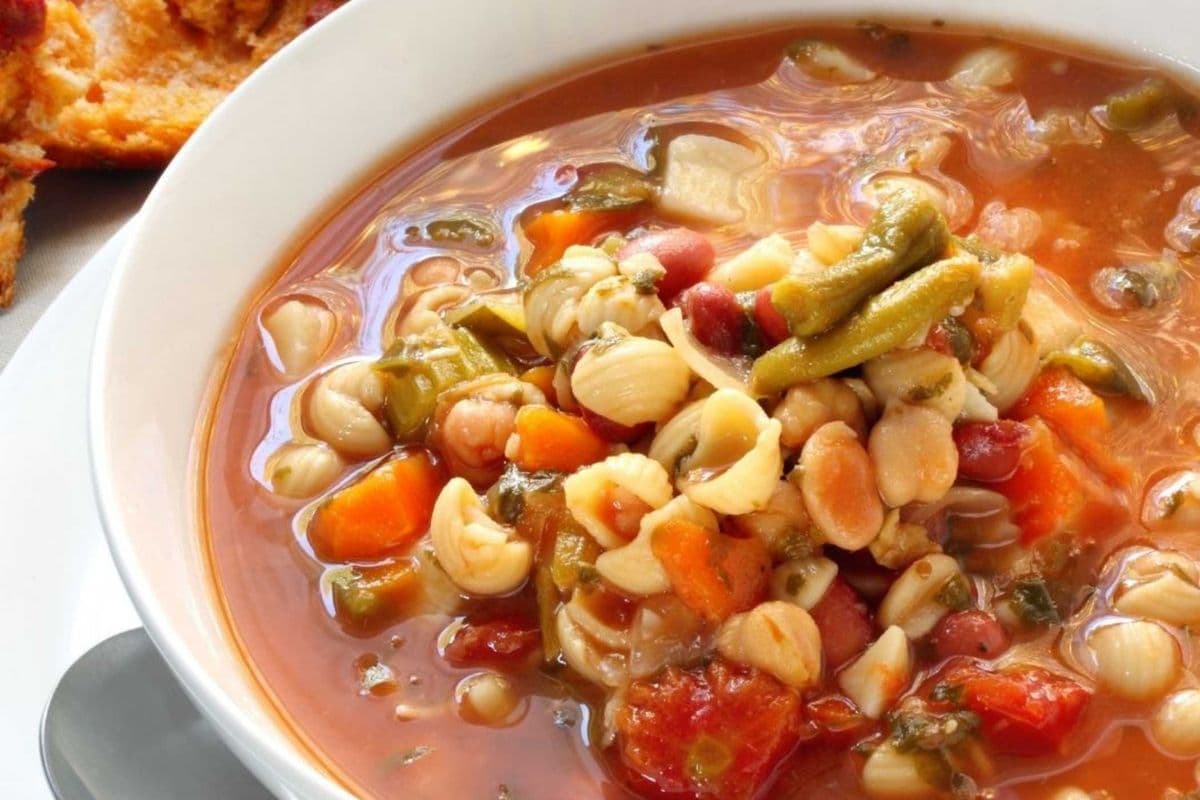 Chicken Minestrone Soup (16 oz)
