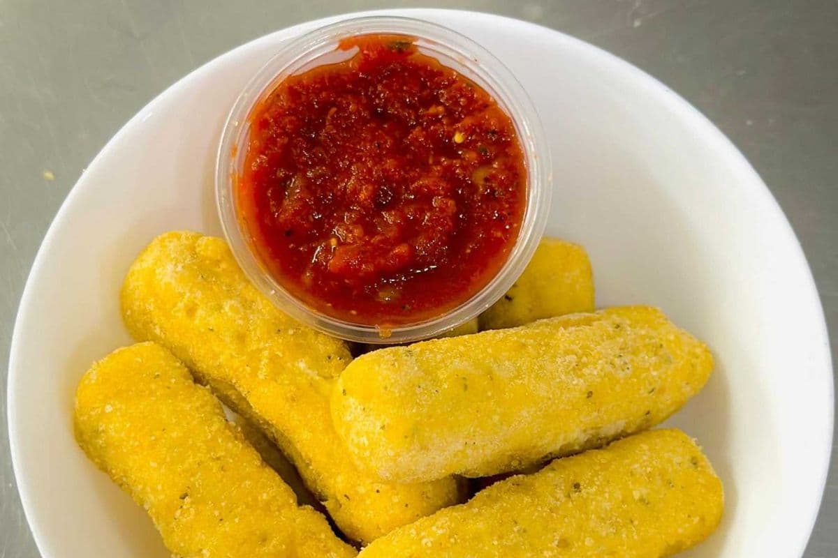 Mozzarella Sticks (6Pcs)