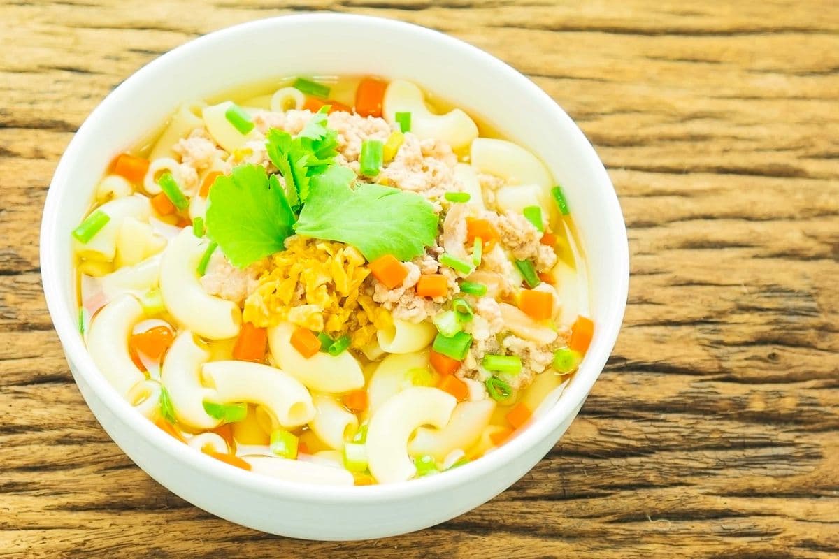 S2. MACARONI WONTON SOUP WITH BBQ PORK