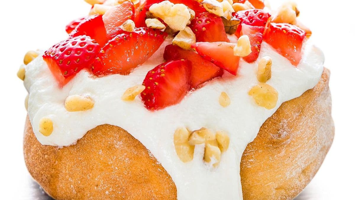 Strawberries & Cream Roll