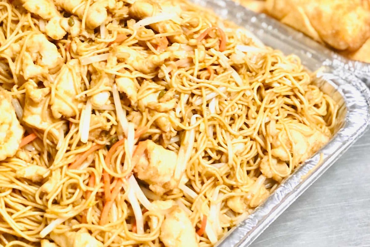 B. Chicken Lo Mein Party Tray