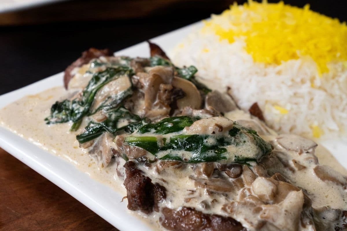 Steak Platter with Creamy Mushroom Sauce