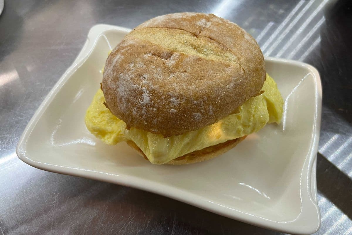 C3. Thick Scrambled Egg Bun