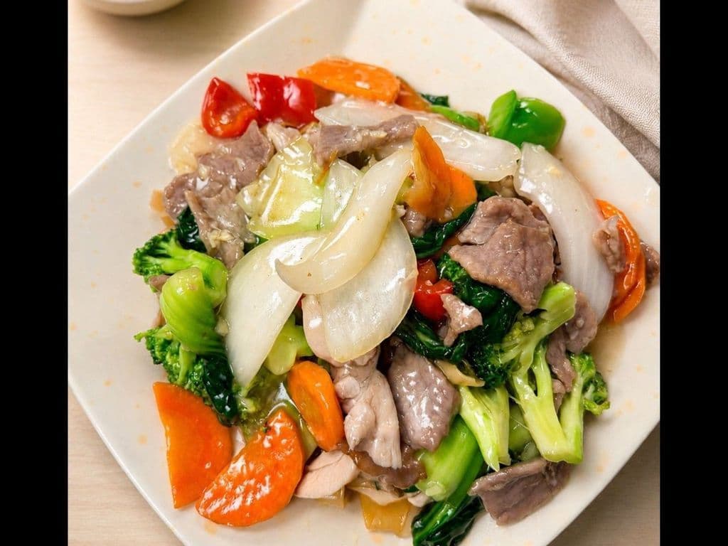 603. Stir Fry Beef & Vegetables on Rice Noodles