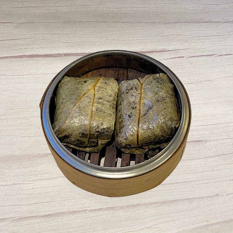 Steamed Sticky Rice Wrap with Chinese Sausages / 臘味糯米雞
