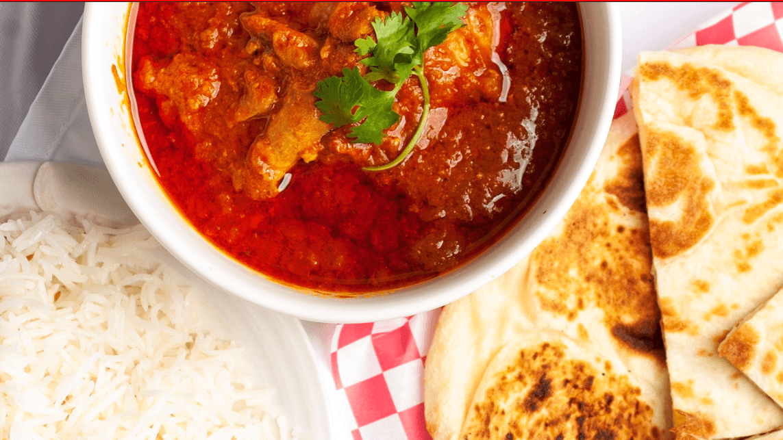 Chicken Curry (WITH RICE OR TWO NAANS)