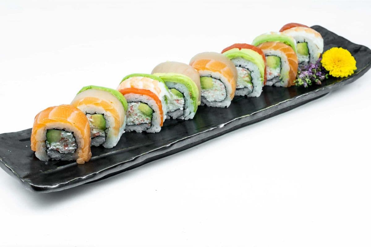 Rainbow Roll (8pcs)