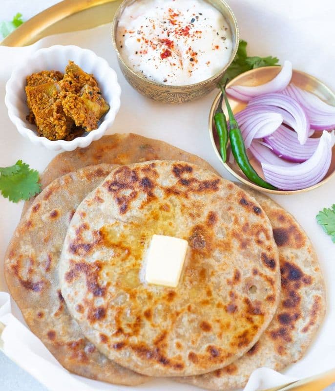Chicken Parathas with Curd & Picken (2 Pcs)