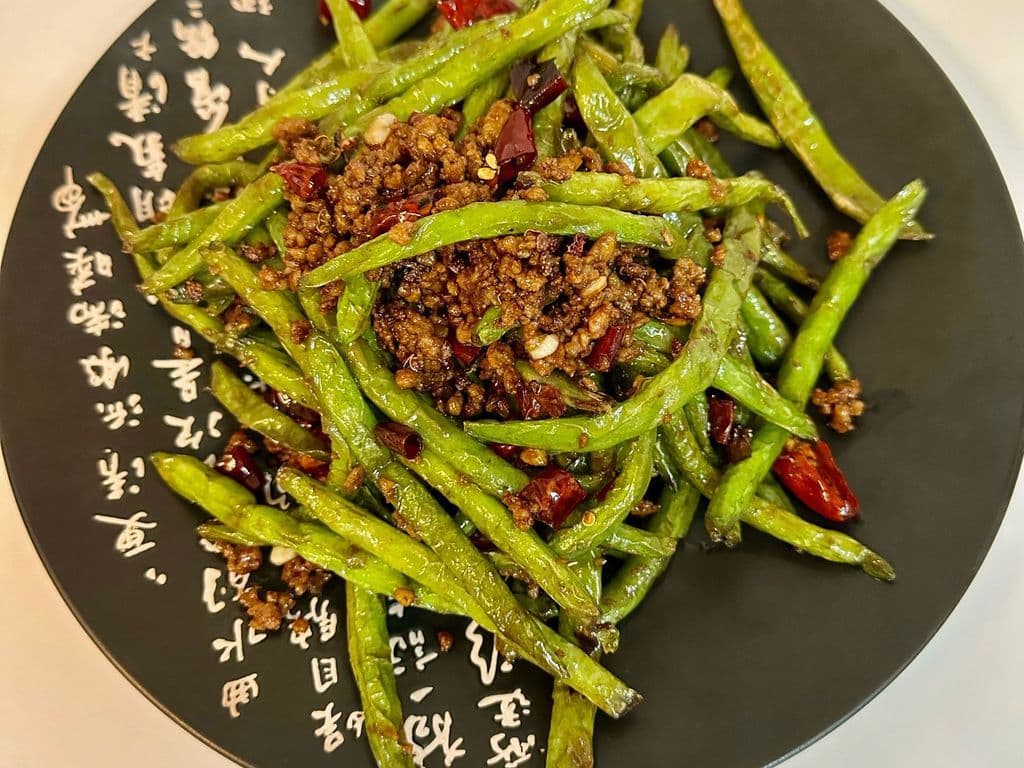 Stir-Fried GREEN BEAN WITH MINCED PORK(四季豆肉碎)