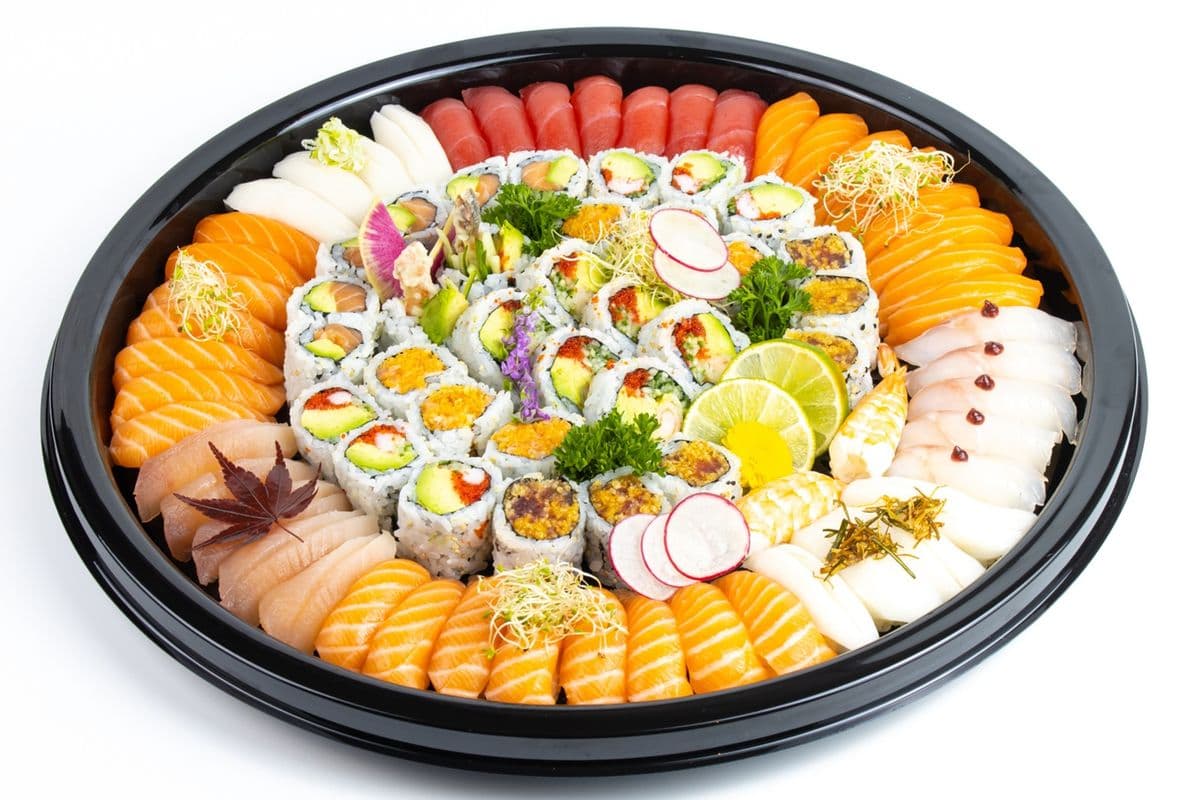 Large Sushi and Roll Tray (84 Pcs)