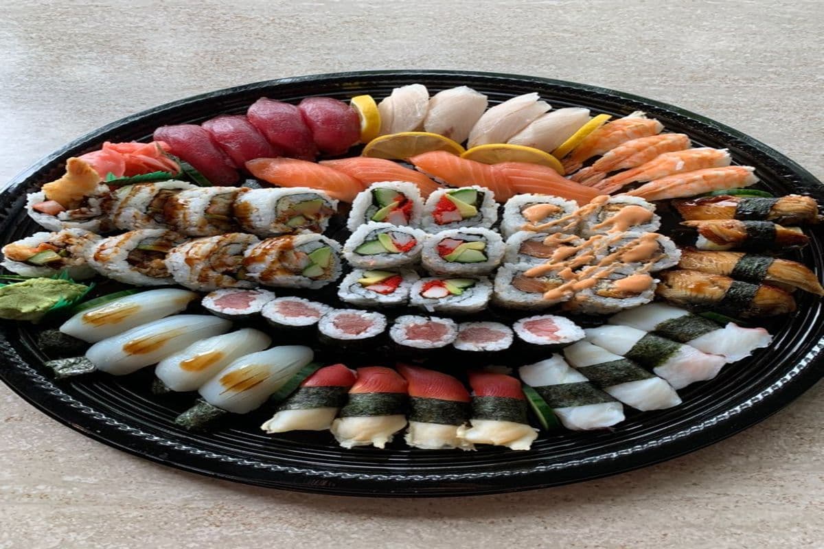 S8. Sushi Party Tray