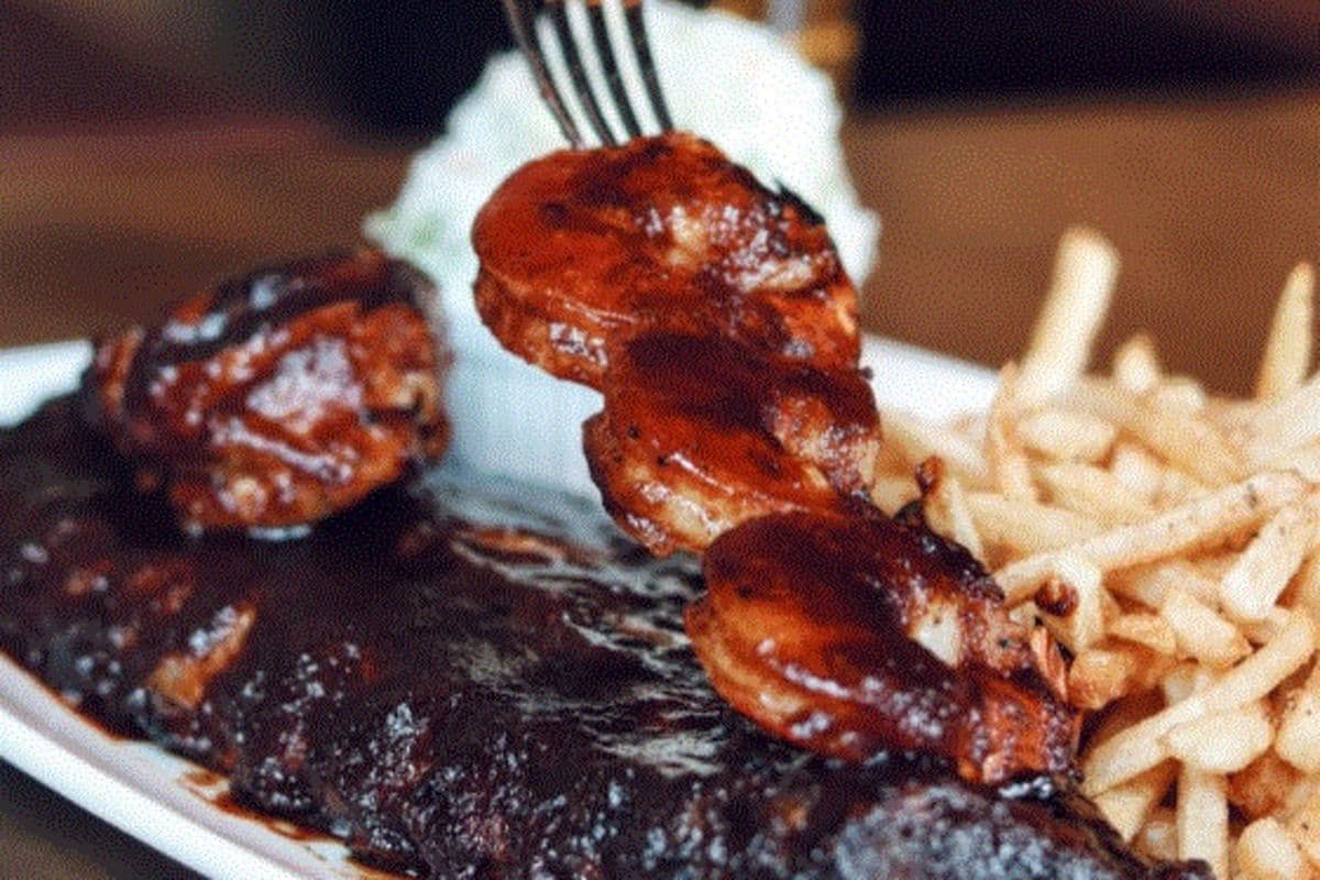 Côtes levées et crevettes tigrées géantes / Ribs and Jumbo Black Tiger Shrimp