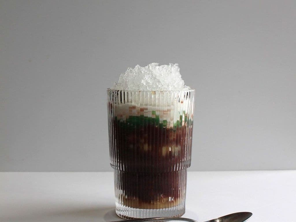 966. Red Bean w/coconut milk & ice