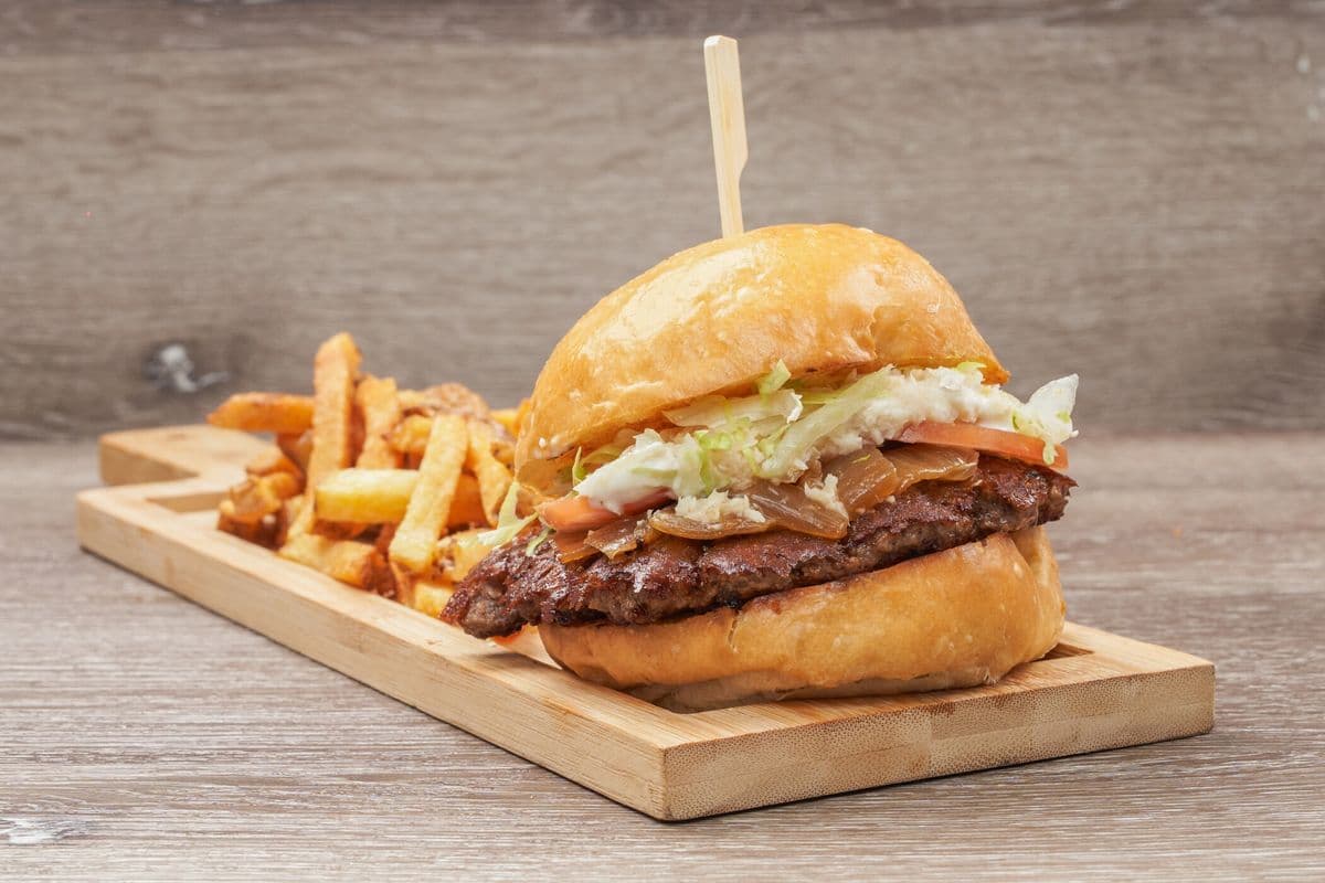 Banquet Burger (5.5 oz)