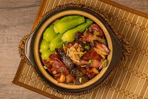M6. 臘味鹹魚飯 Preserved Meat with Salted Fish on Rice