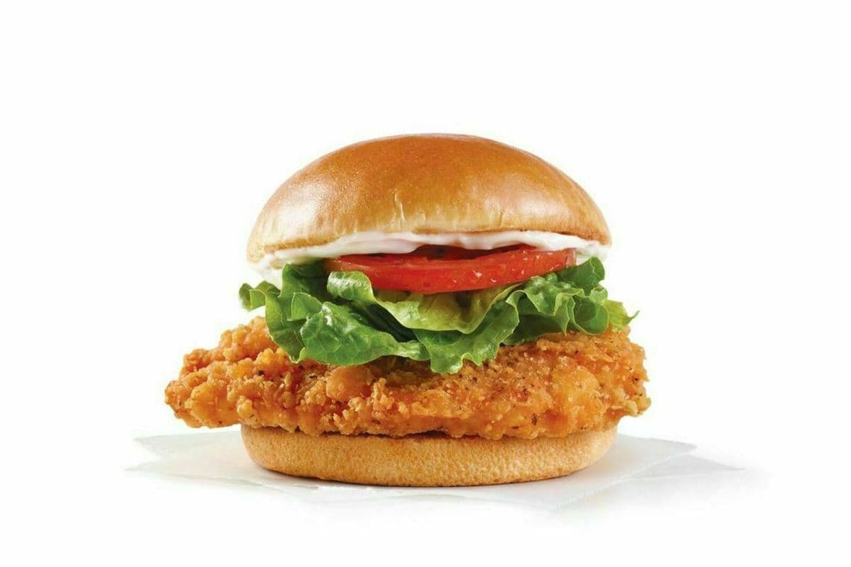 Sandwich de poulet épicé. / Spicy Chicken Sandwich (Cals: 450)
