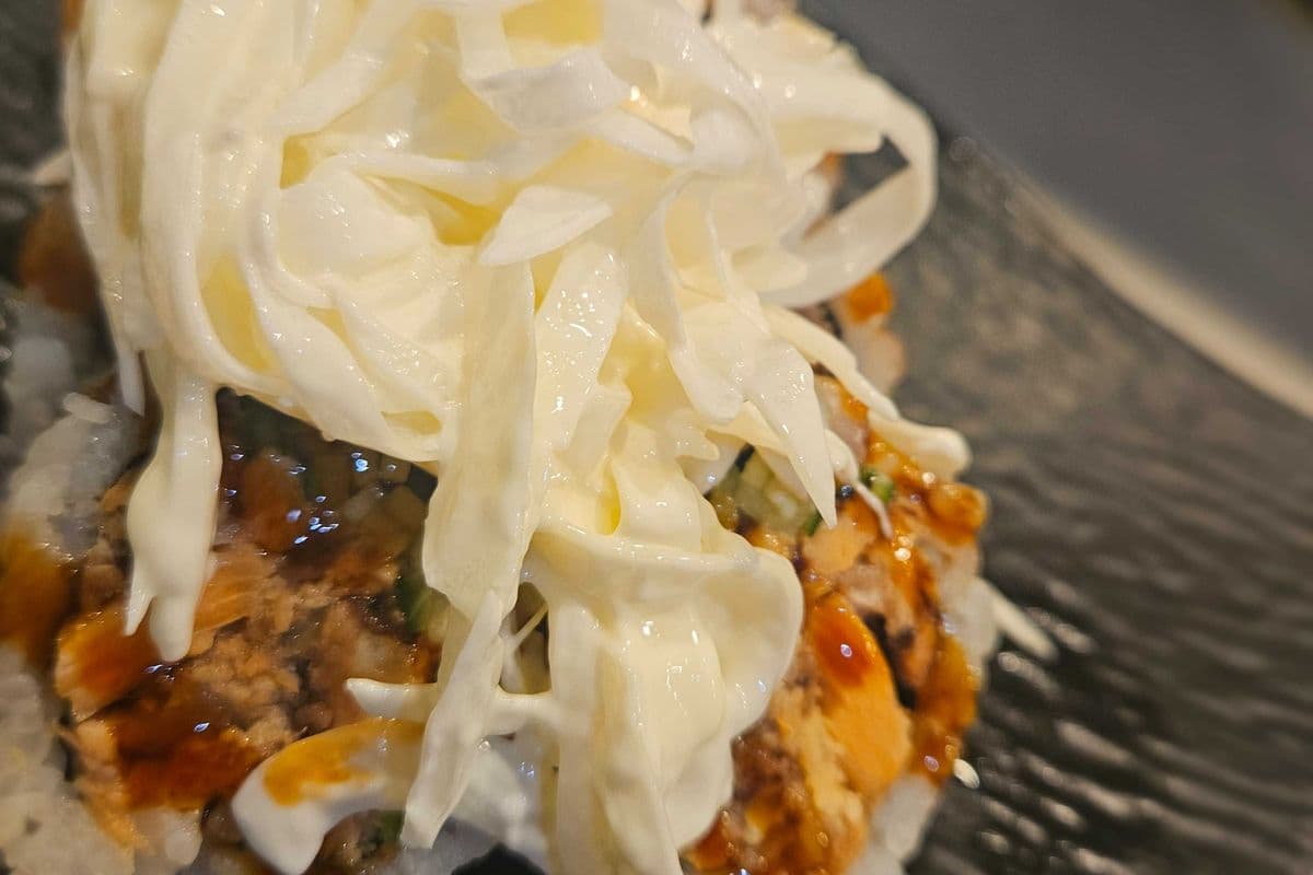 Creamy onion BBQ salmon Roll