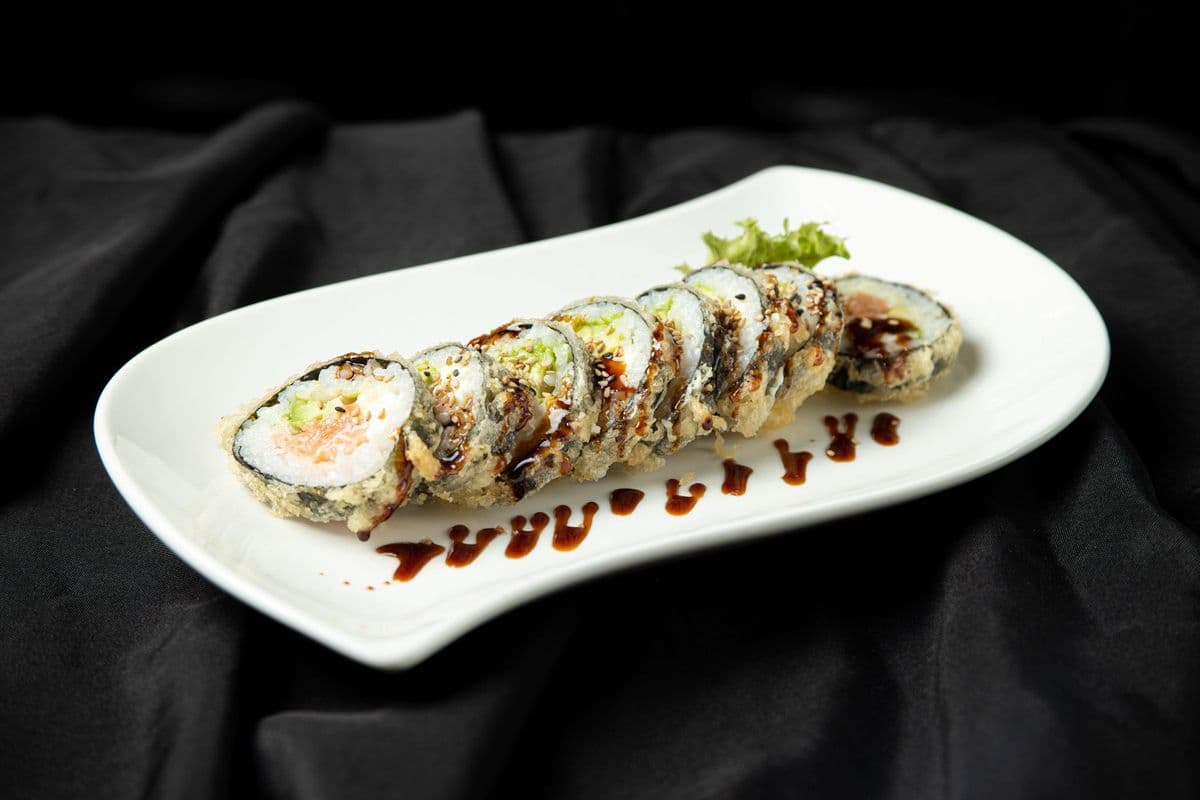 Deep Fried Salmon Avocado Cheese Roll (6 pcs)