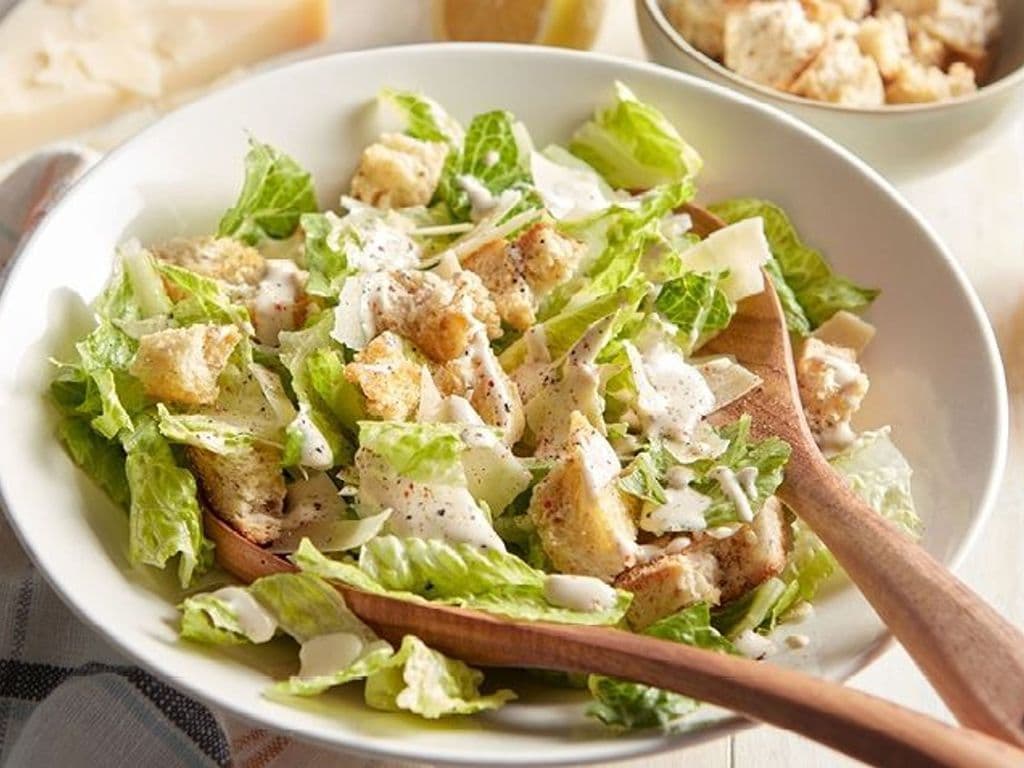 Chicken Caesar Salad (Med)