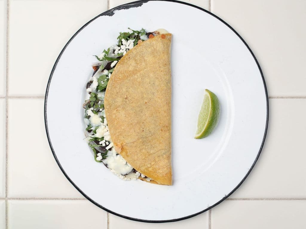 Quesadilla Frijoles Refritos