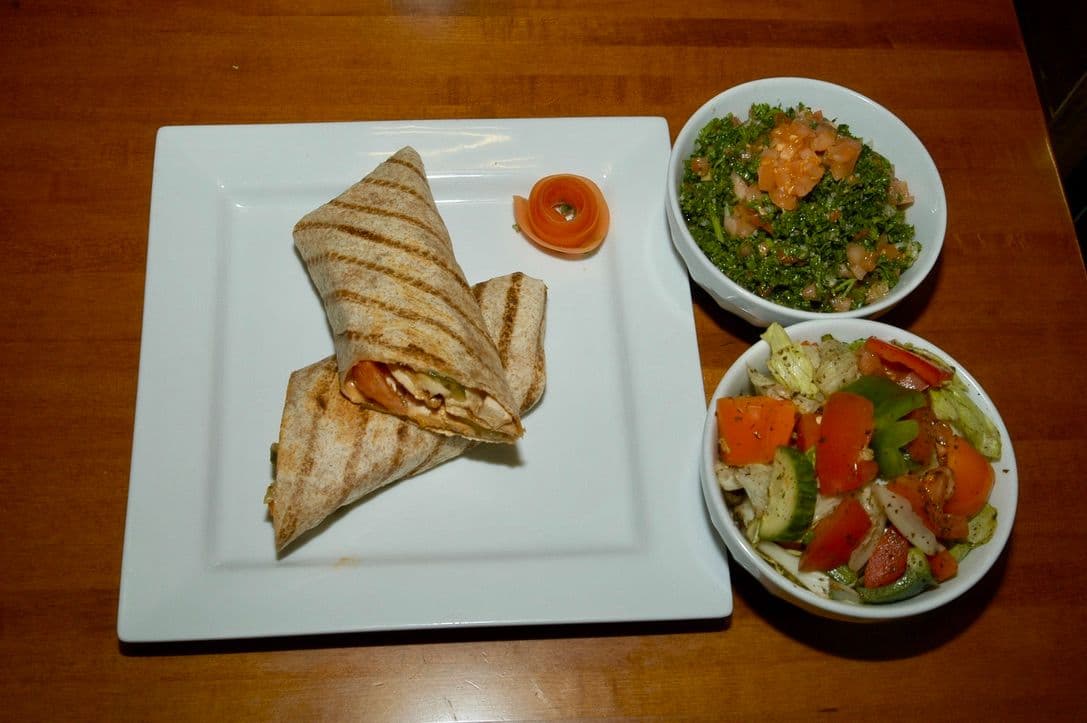 Wrap en trio (2 salades et boisson)