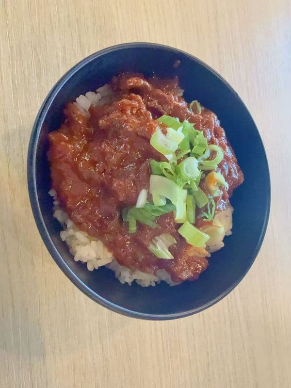 Jiangxiang beef with rice / 酱香牛肉饭