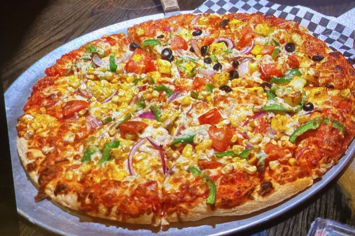 15" Shahi Paneer Pizza