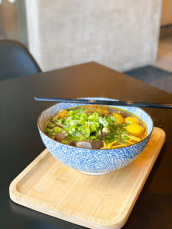 Three Toppings with Noodle 三餸車仔麵