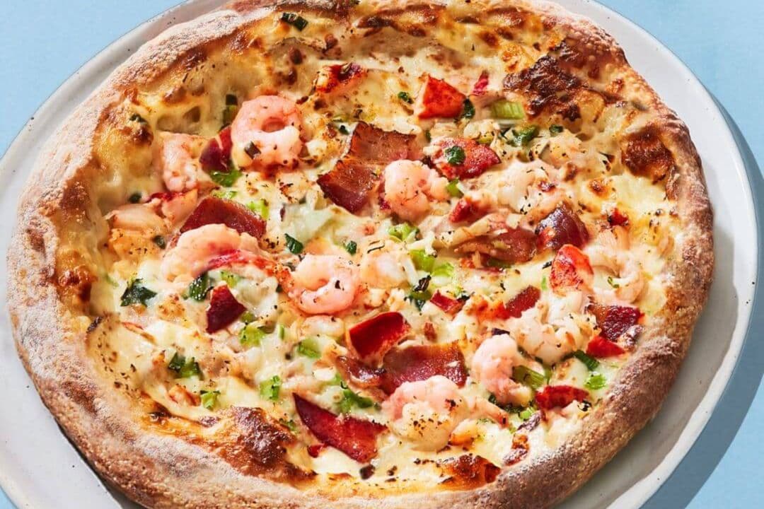 Petite pizza homard, crevettes et bacon / Small Lobster, Shrimp and Bacon Pizza