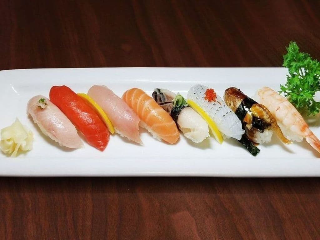 Assorted Nigiri Sushi (8pcs)