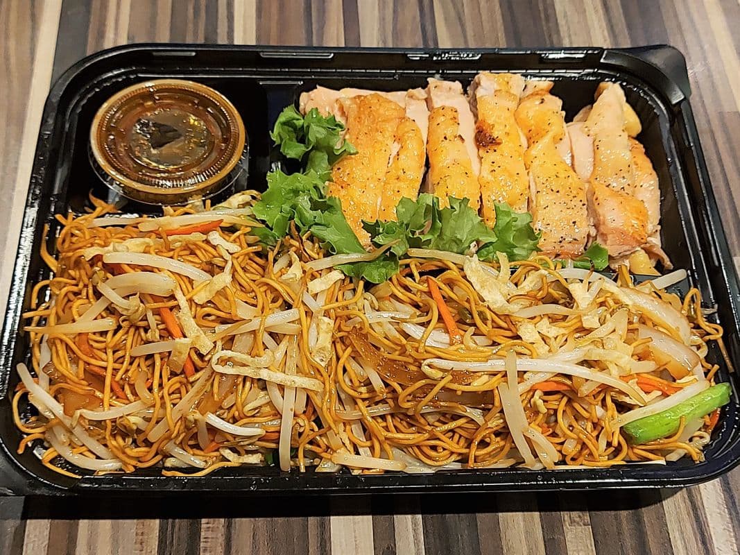 Halal Chicken Steak with Cantonese Egg Noodle (H2)