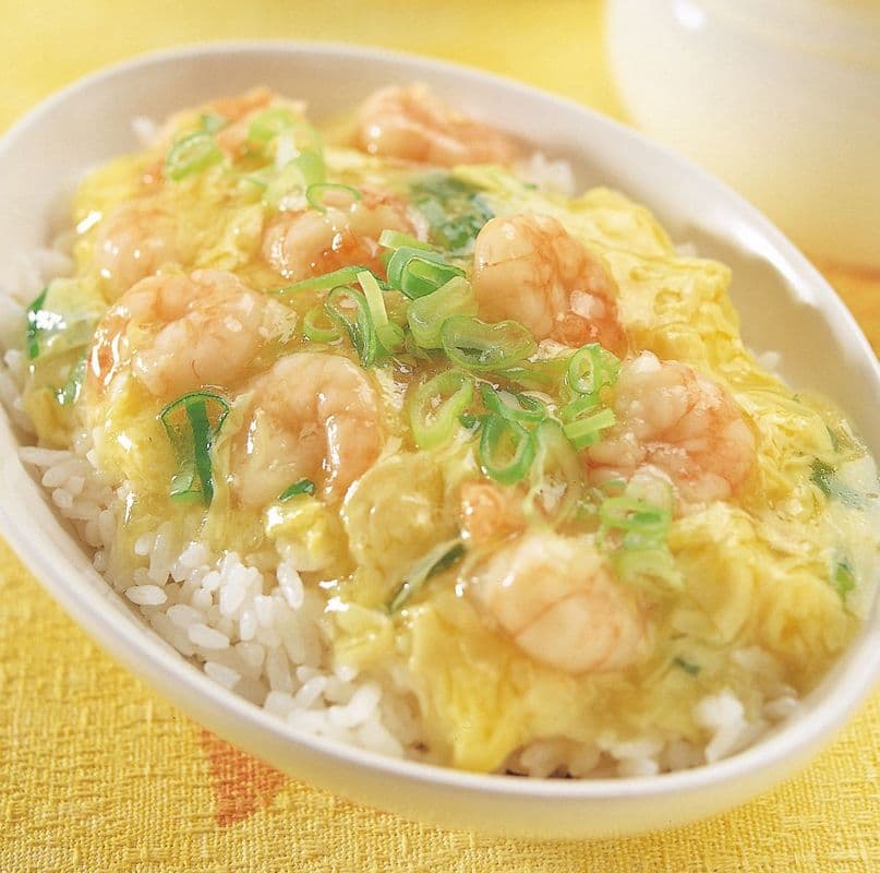 Prawns with Scrambled Eggs on Steamed Rice / 滑蛋蝦仁飯