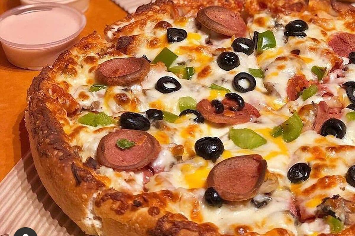 5. Medium Supreme Mix Pizza (Vije)