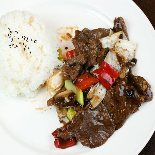 36. Beef with Green Peppers and Onions in Black Bean Sauce on Rice
