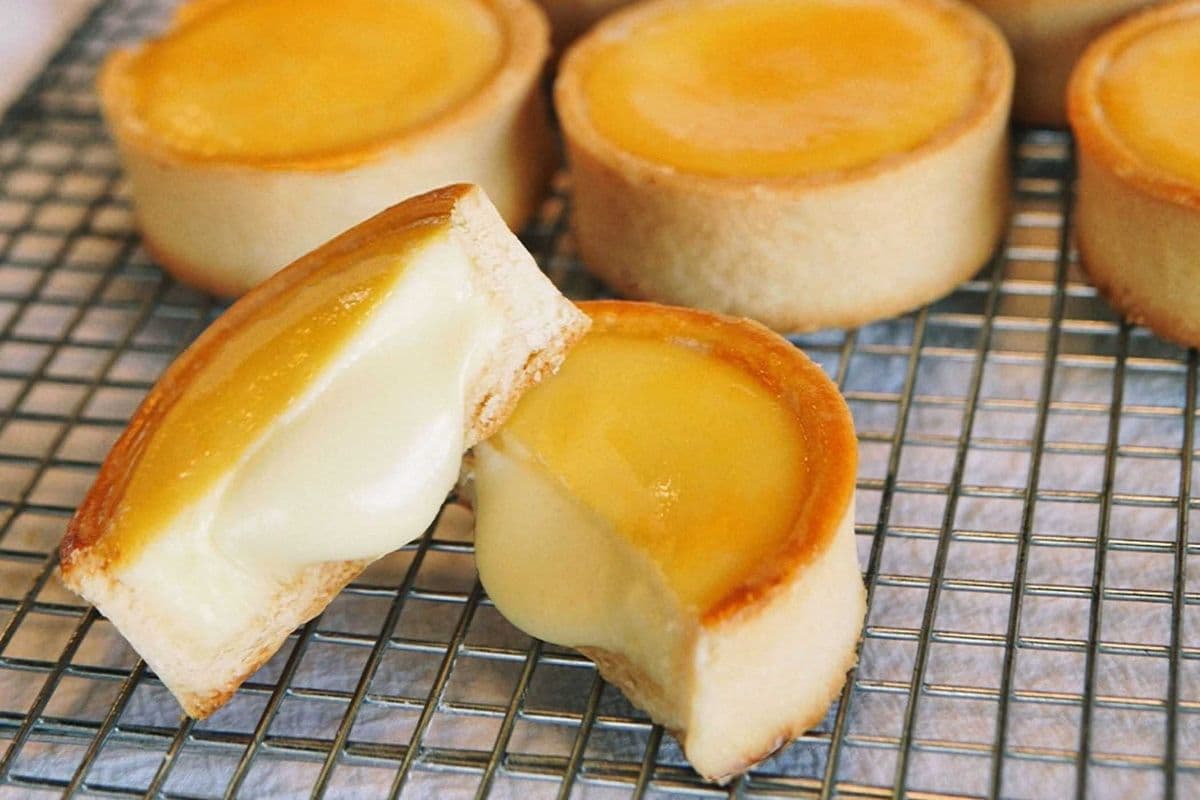 Freshly-Baked Creamy Cheese Tart (6 pcs)