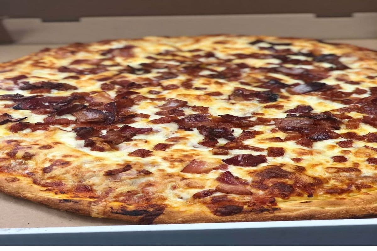Small 9" Canadian Pizza