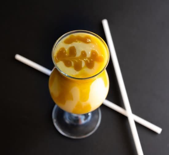 MANGO LASSI