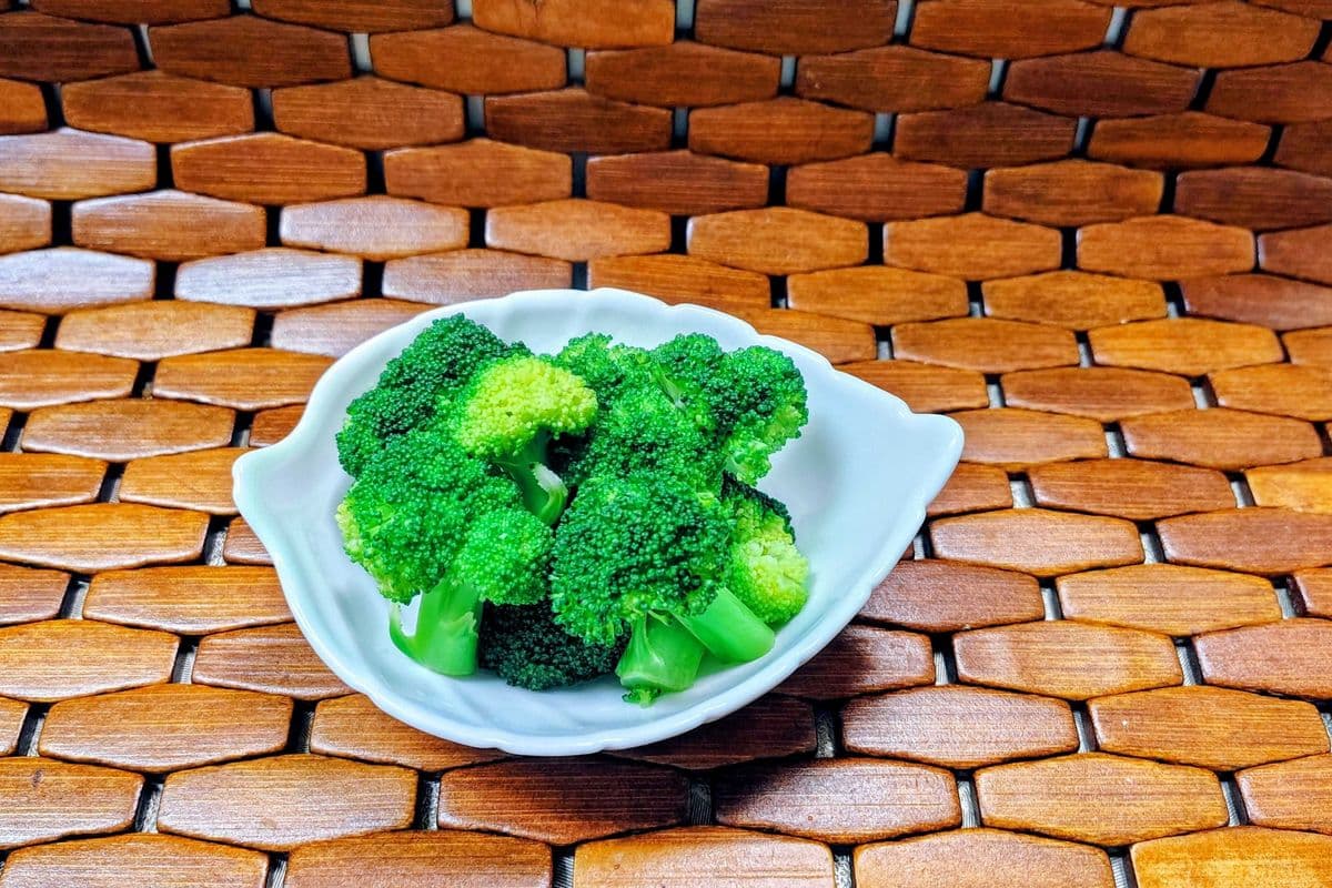 D6. Steamed Broccoli